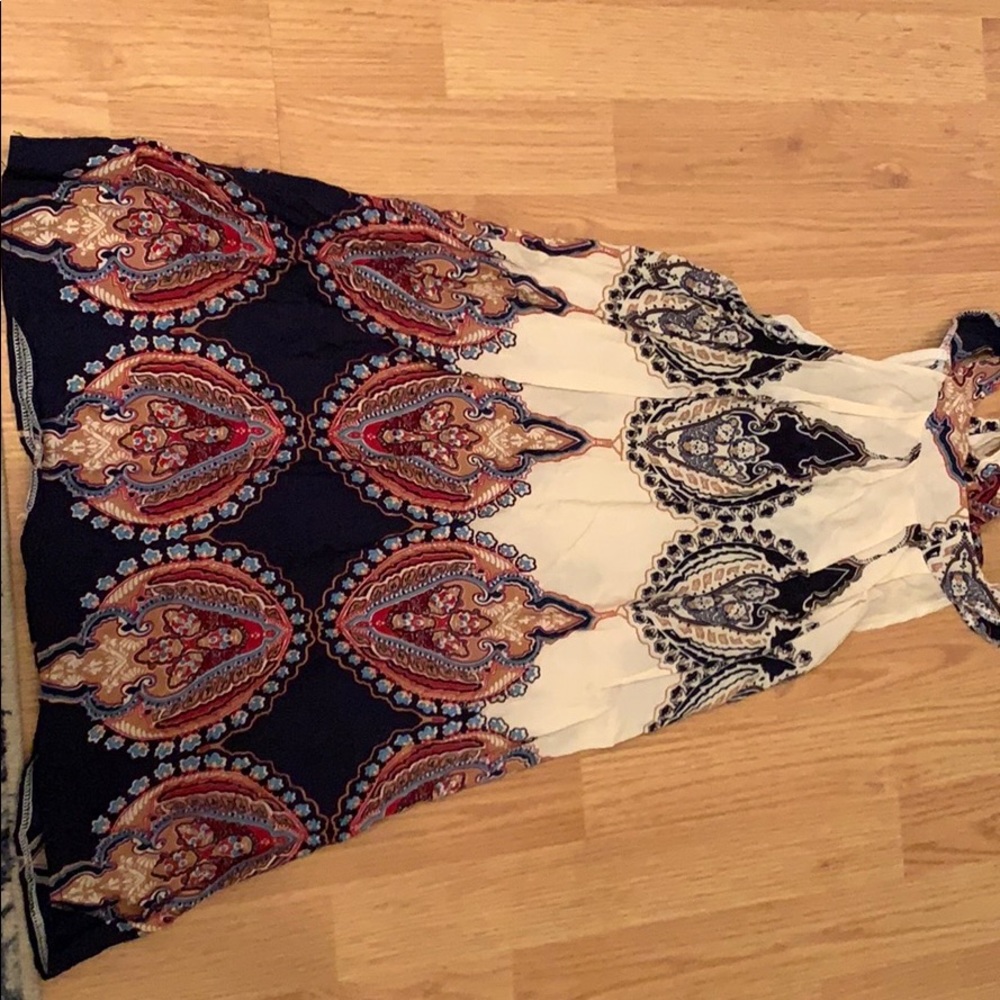 Sleeveless colorful Aztec dress